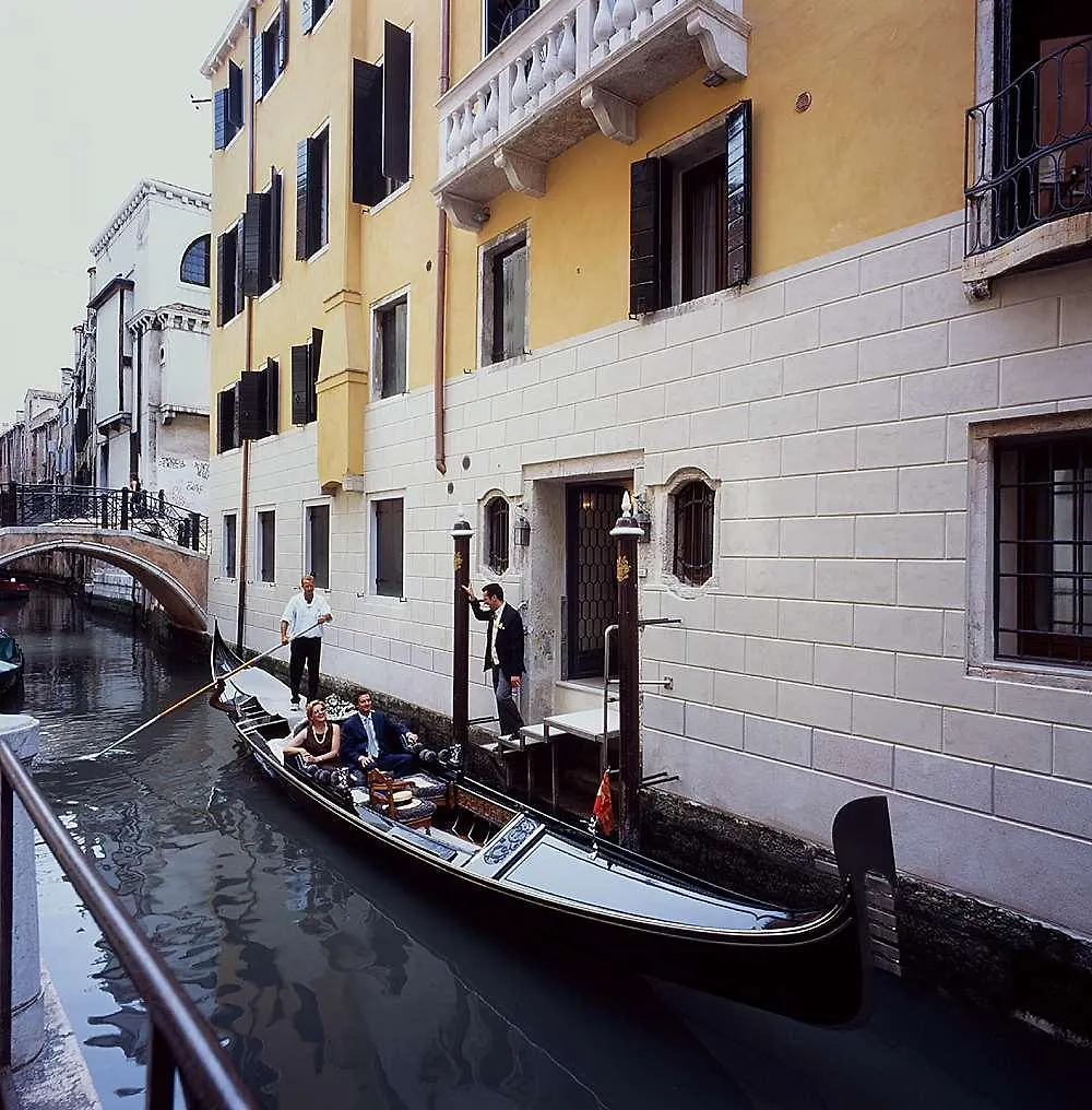 酒店 Unahotels Ala Venezia