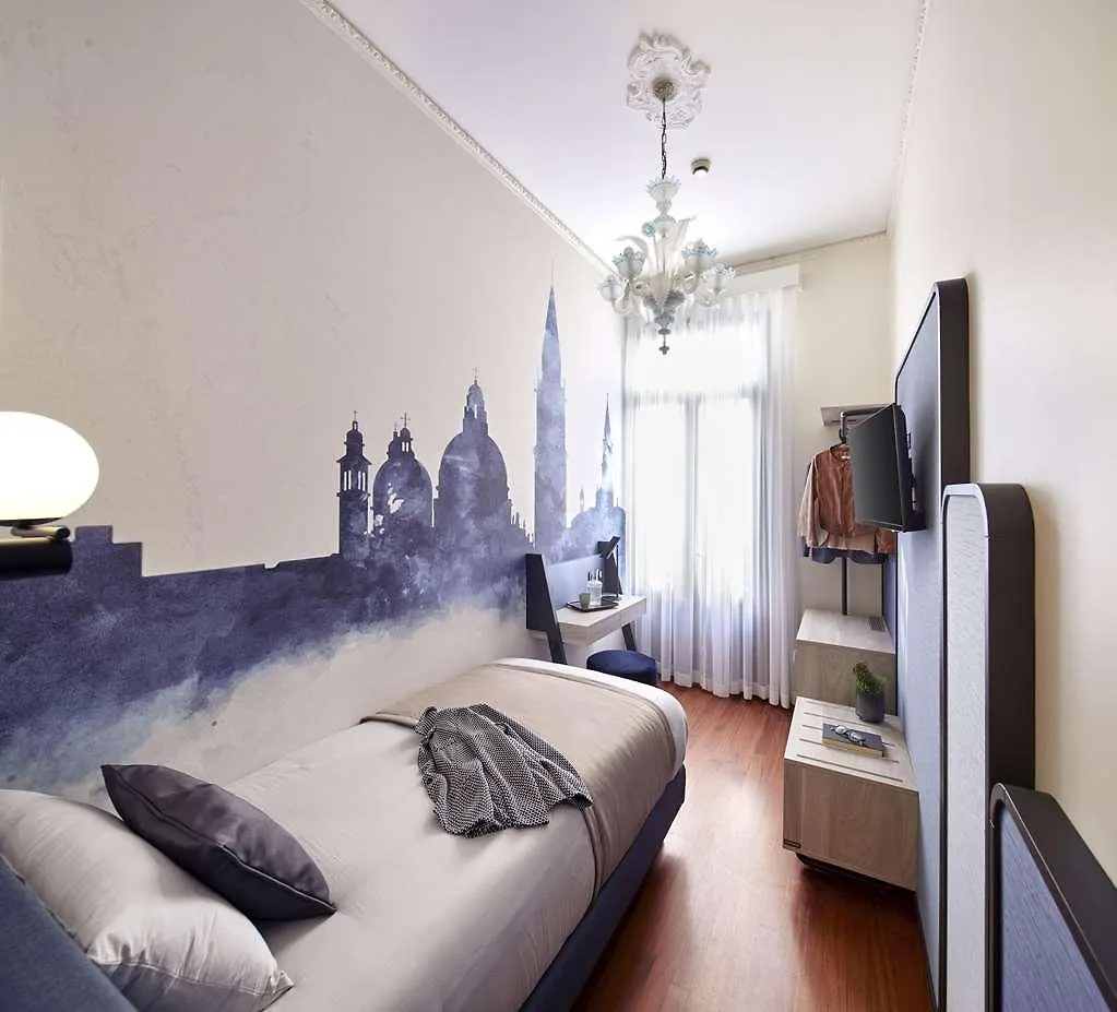 酒店 Unahotels Ala Venezia